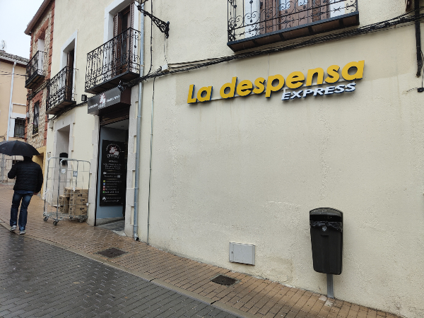 La despensa Express, inaugura un nuevo supermercado franquiciado en Madrid.